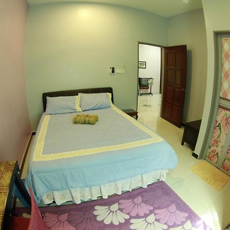 Twin Castle Homestay Куала Пила Екстериор снимка