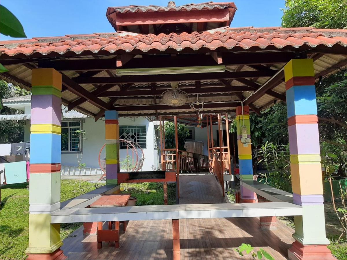 Twin Castle Homestay Куала Пила Екстериор снимка